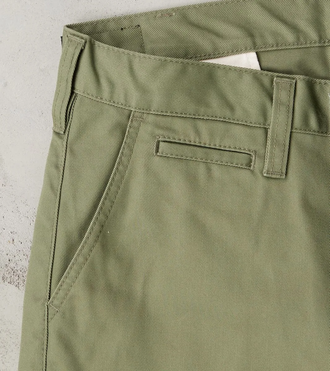 721-OLV - Slim Tapered - Mercerized Selvedge Olive Chino