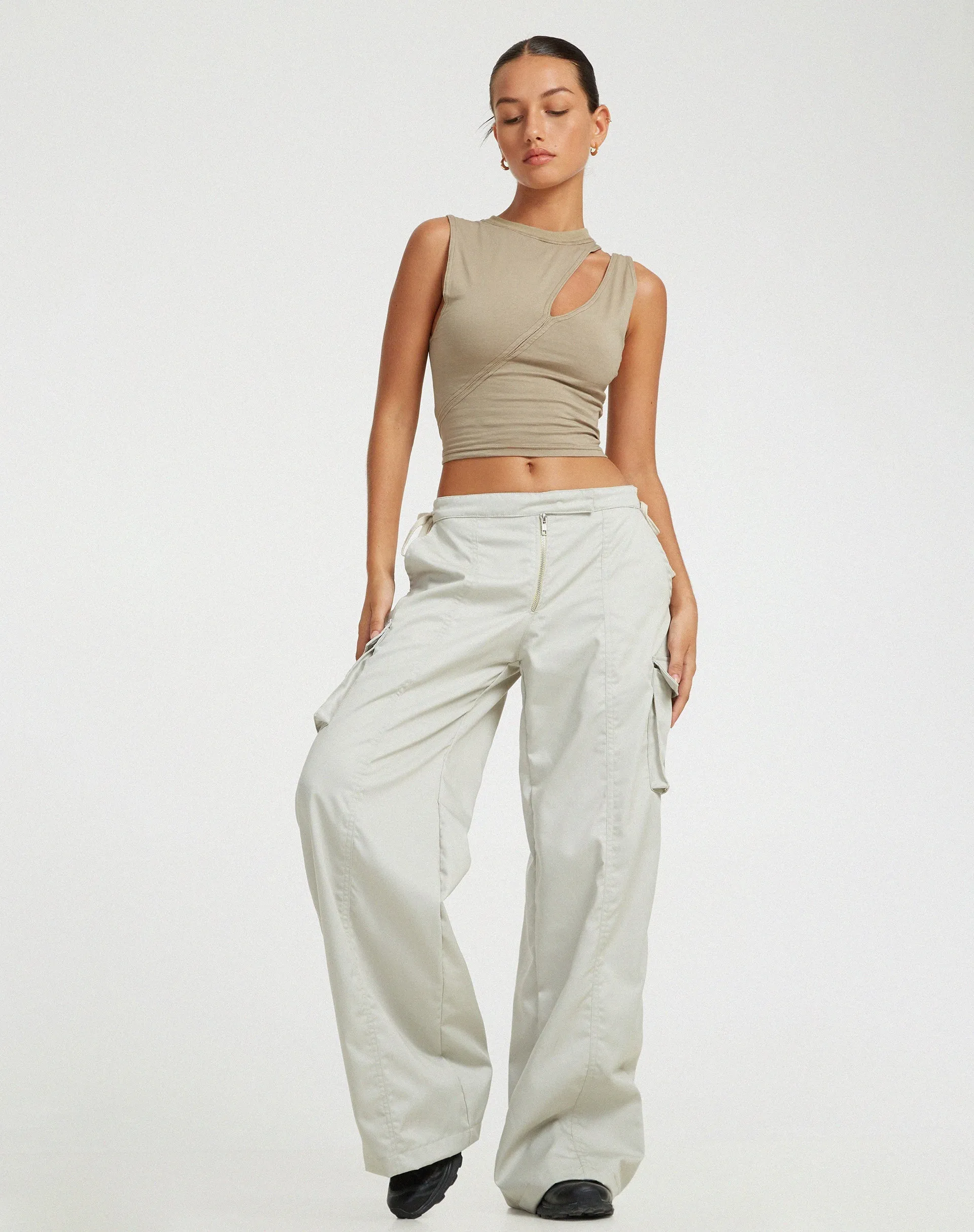 Min Cutout Crop Top in London Fog