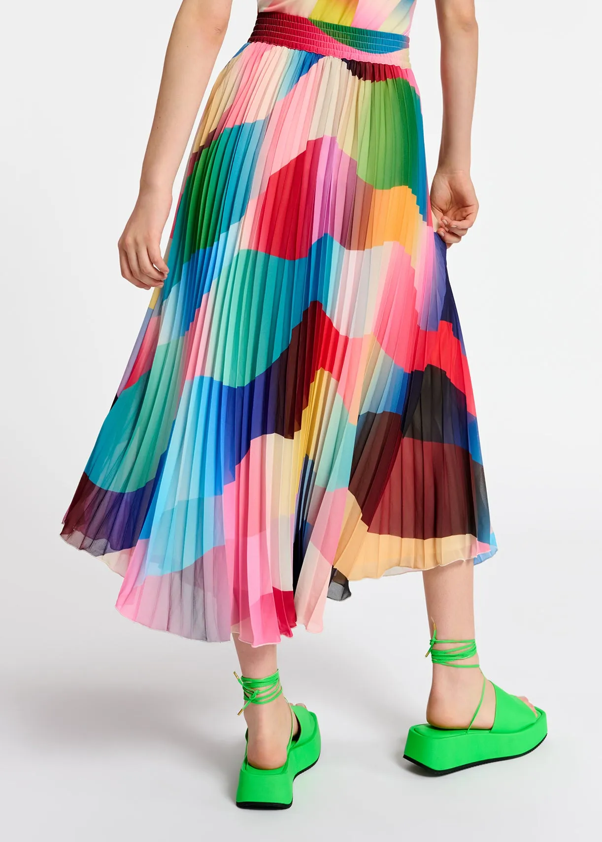 Multicolor graphic print plissé midi skirt