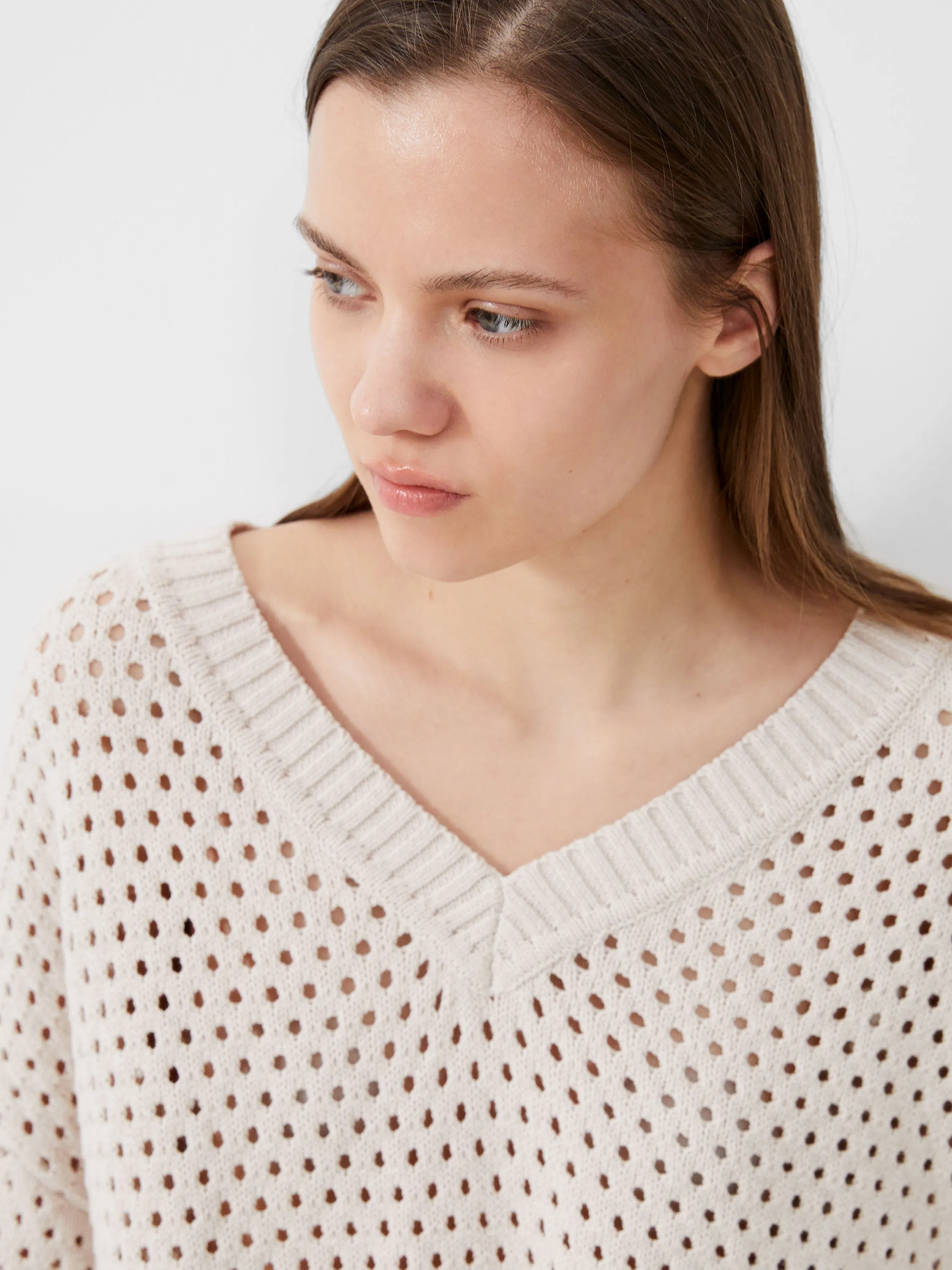 Nini Crochet V Neck Sweater